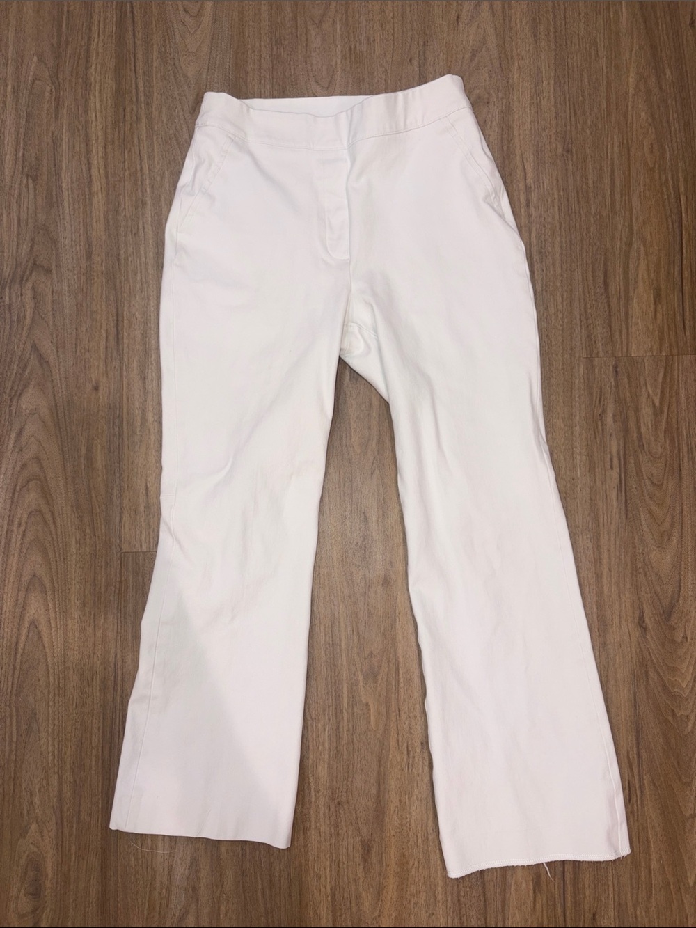 Spanx White Women’s Pull-On Flare Jeans Size Small